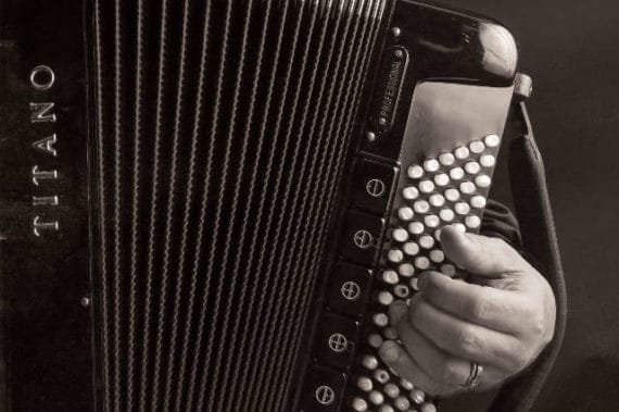 Jori Otsa ja Mah'Orkka | Rolf Storsjö - Harmonikka